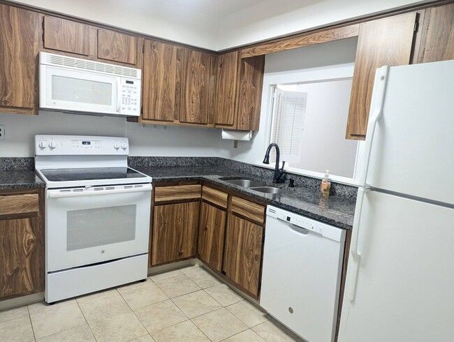 Photo - 2BR MORGANDALE CONDO AVAIL. IMMED!!