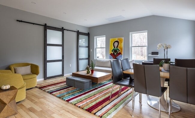 Photo - 136 Topsfield Rd