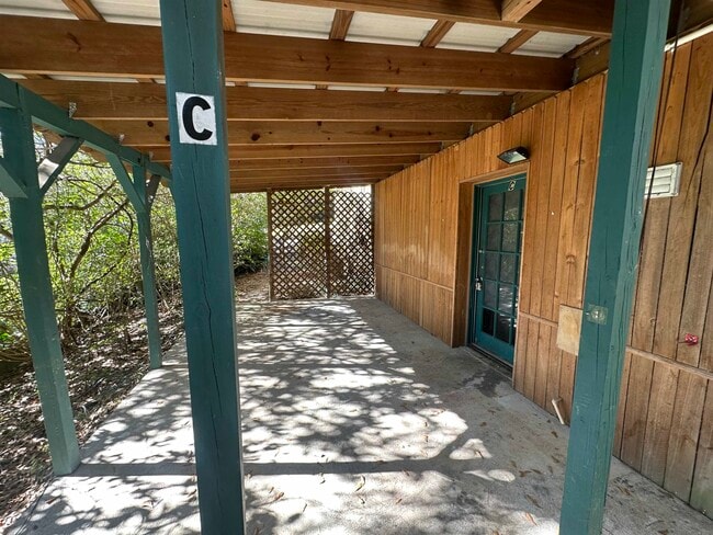 Photo - 1413 McCauley Rd