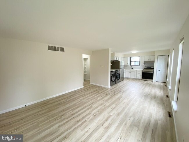 Photo - 230 Almonesson Rd