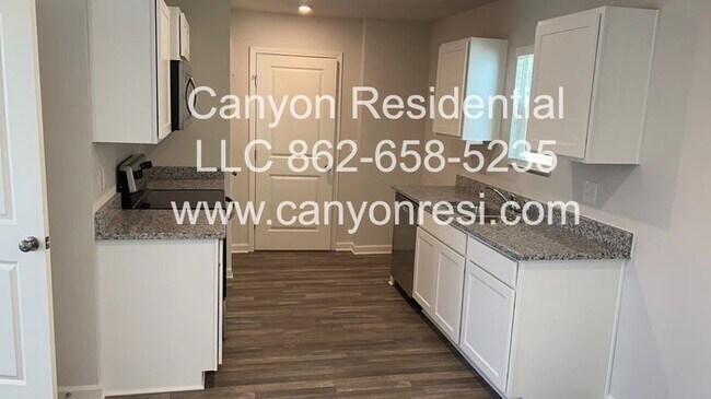 Photo - 559 Dayspring Dr