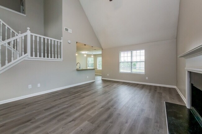 Photo - 204 Biltmore Way