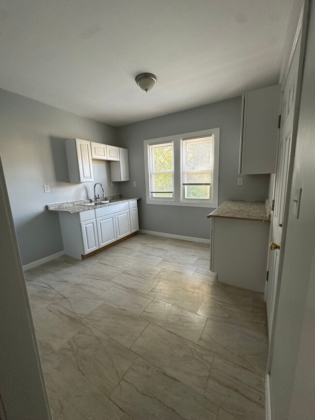 Kitchen - 3297 Clements St Unit 1