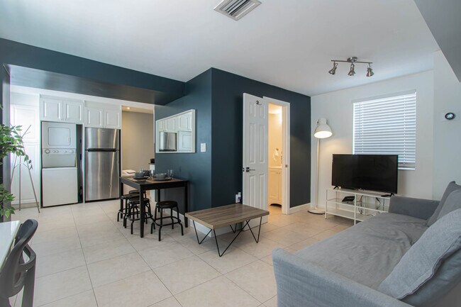 Photo - 239 NW 32nd St Unit 1