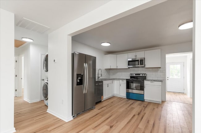 Photo - 1806 Sussex St