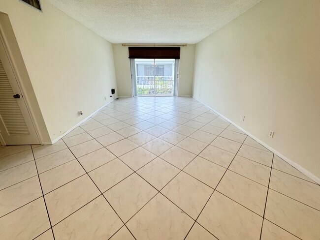 Photo - 2180 NE 67th St Unit 730