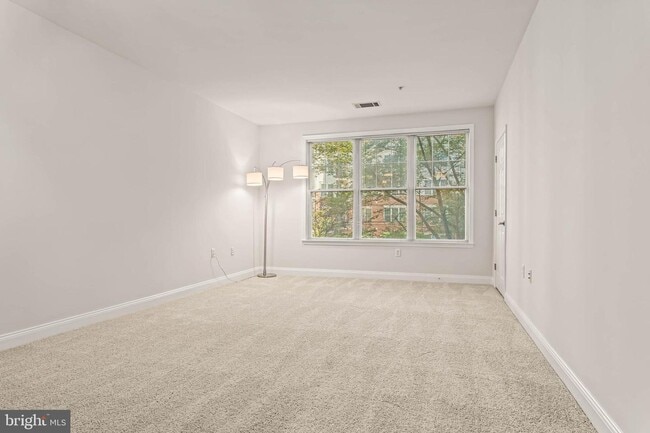 Photo - 200 W Elm St Unit The Grande