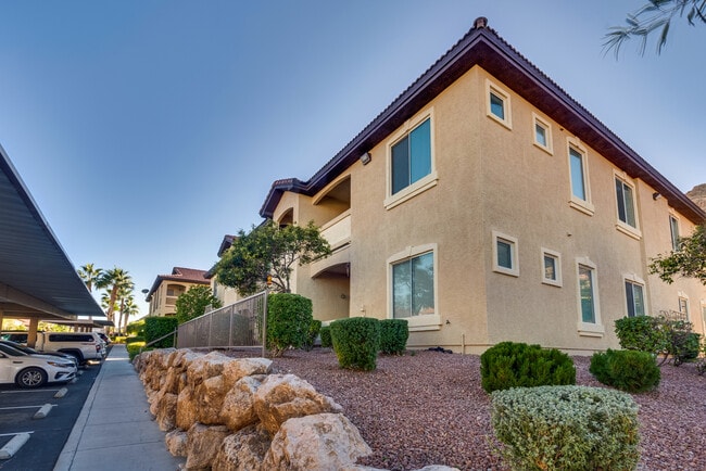 Building Photo - 3475 Cactus Shadow St Unit #101