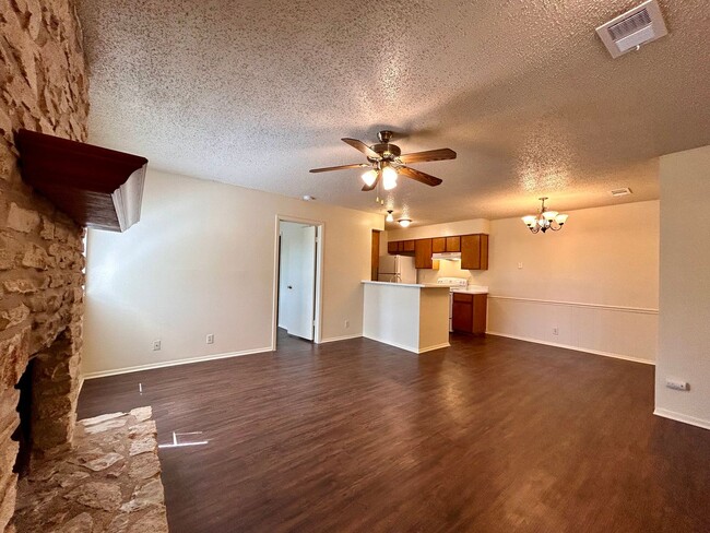 Photo - 9904 Hundred Oaks Cir Apartamento Unidad A