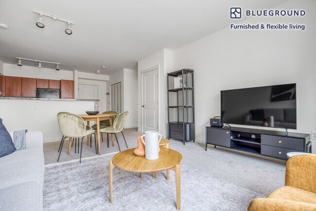 250 Bellevue Way NE Unit SI FL4-ID318