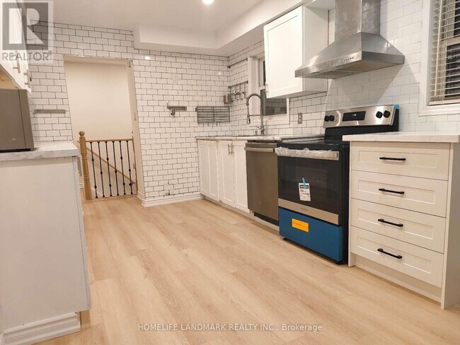 Photo - 2527 Kingsberry Crescent