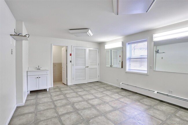 Photo - 160 Saddle River Rd Unit B