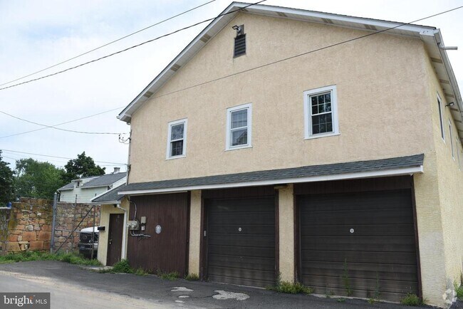 Building Photo - 103 Oak St Rental