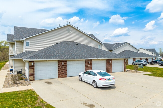 Boulder Ridge Apartments and Townhomes