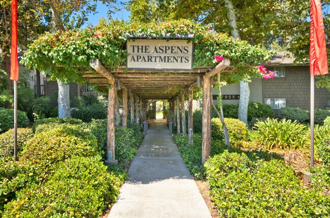The Aspen - Entrance