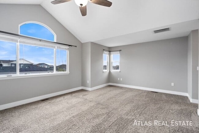 Photo - 893 Shirttail Peak Ct