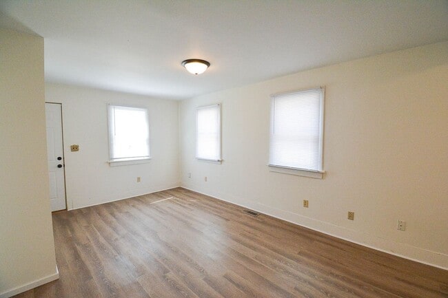 Photo - Bright & updated 2br Uptown home w/garage!