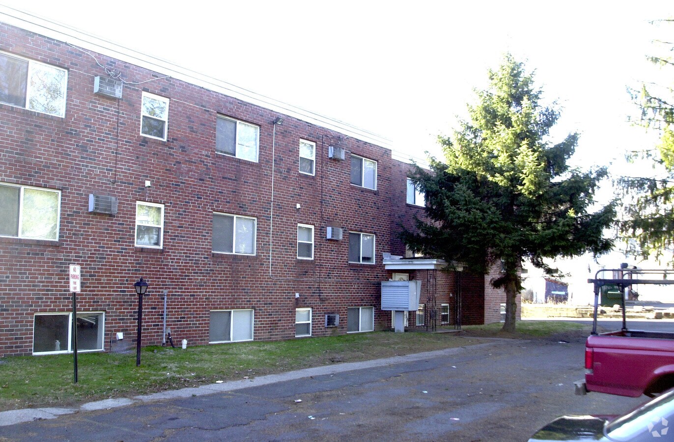 Mill Creek Manor - Mill Creek Manor