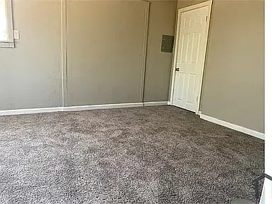 Photo - 212 W Blacklidge Dr