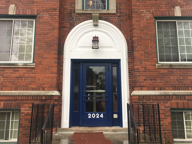 Front Entrance - Hubbard Apartments