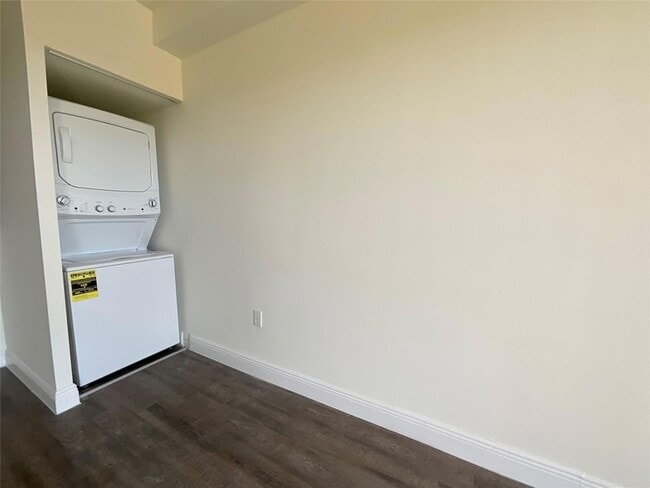 Photo - 7707 NW 7th St Unidad 1-205