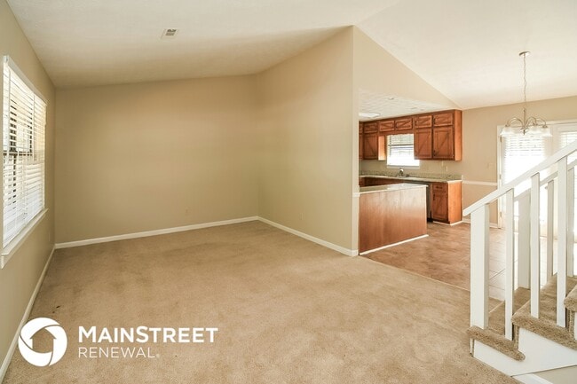 Photo - 105 Shannon Chase Way