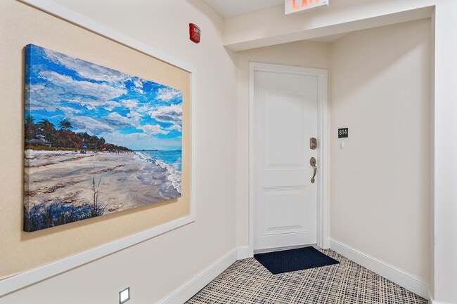 Building Photo - 814 Bay Colony Dr S