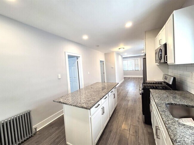 Building Photo - 42 Bryant Ave Unit 2 Rental