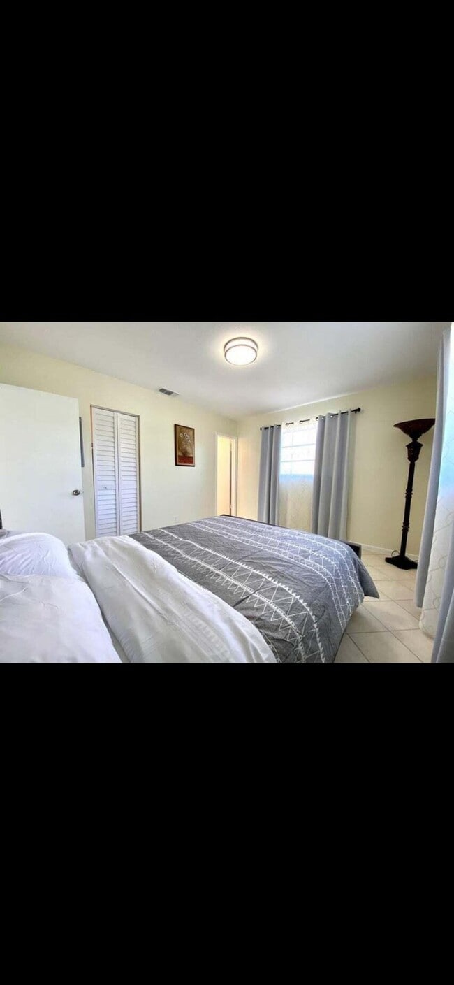 Photo - 523 SE 20th Ct Unit 5