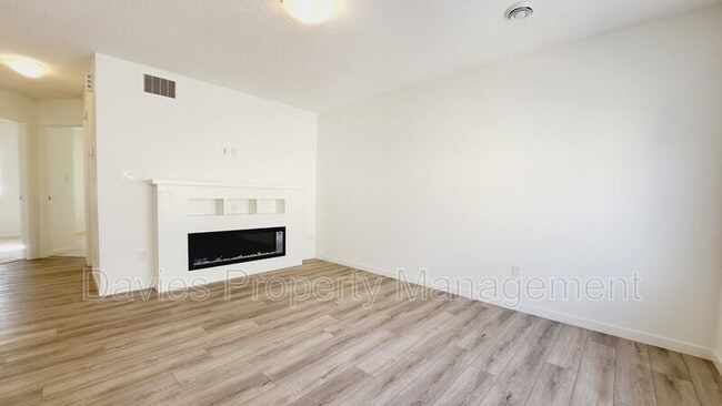 Photo - 1530 Tamarack Blvd NW
