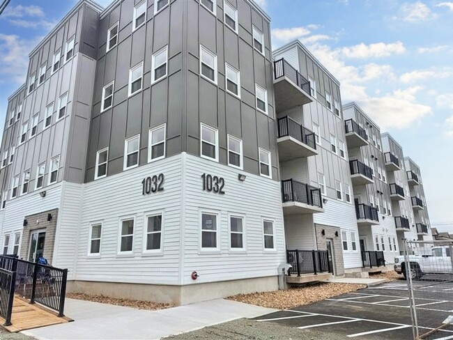 Building Photo - 1032 Cleveland Av