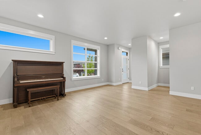 Photo - 1118 SW Dottie Ct