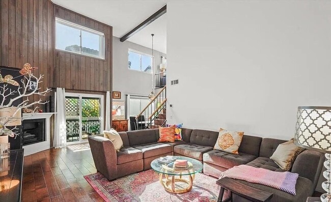 Building Photo - 12938 Valleyheart Dr