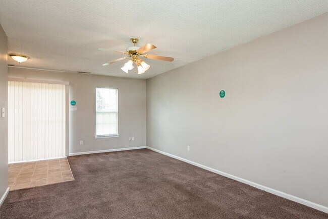 Photo - 4321 Windjammer Ct SW