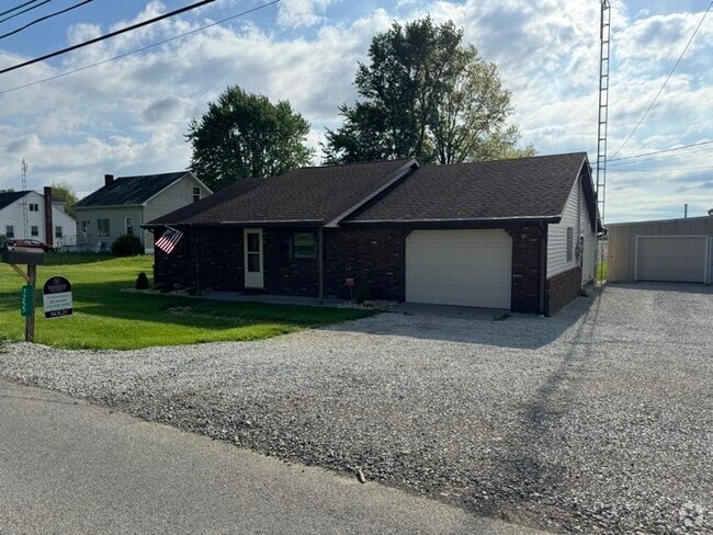 Building Photo - 7255 Gomer Rd Rental