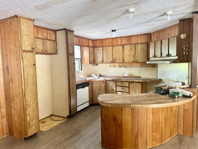 Photo - 266 Dartmoor Dr