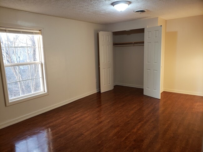 Photo - Hillcrest Apartments Unit 2