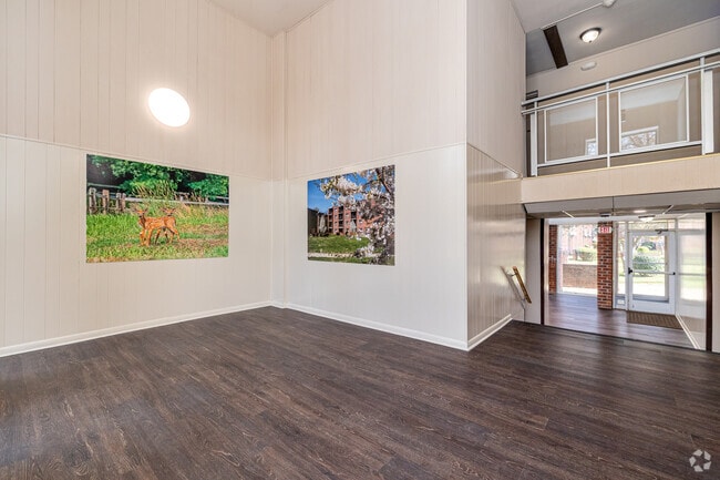 Barclay Square Apartments