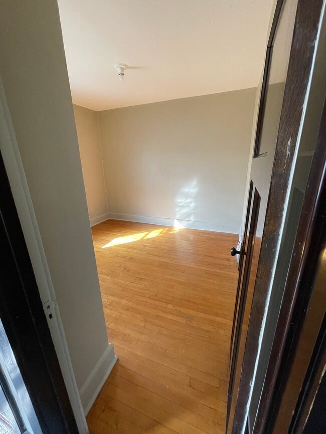 Bedroom 1 - 5724 W Vliet St Unit Apt 3