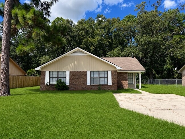 Building Photo - 798 Madison Dr