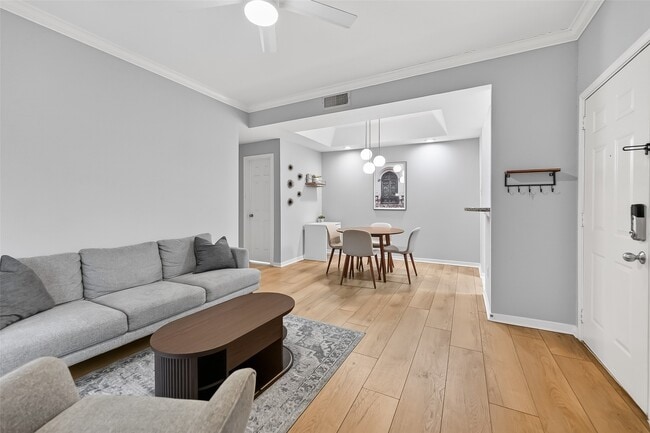 Building Photo - 4041 Drake St Unit 109