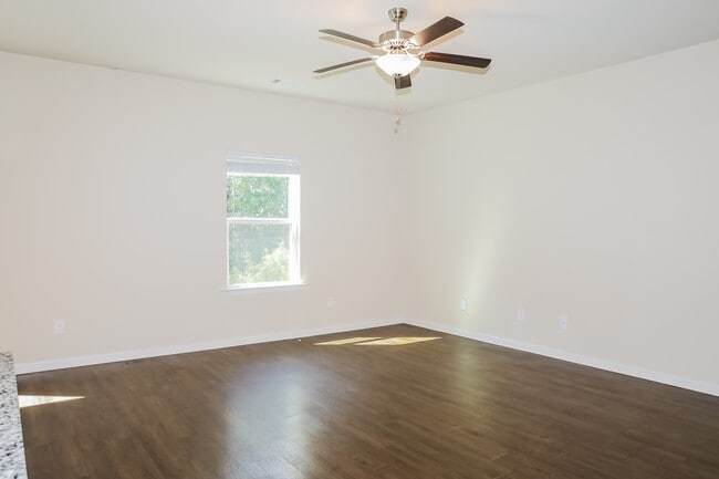 Photo - 576 Greenlee Rd