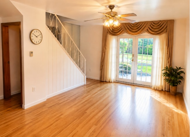 Photo - 5308 Pooks Hill Rd