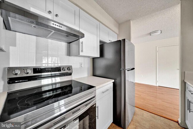 Photo - 601 Ravens Crest Dr
