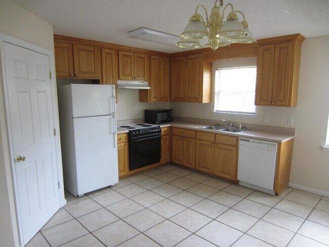 Photo - 1320 Edgewood Dr