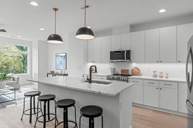 Photo - Luxurious New Construction 4BD, 4BA Downto...