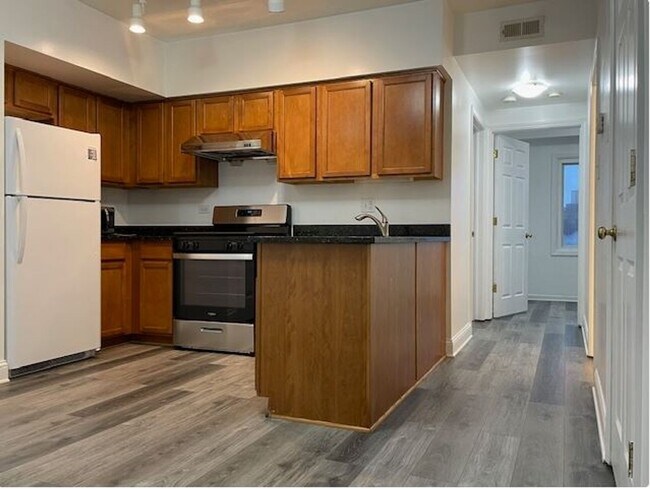 Photo - 2b1b unit in Chinatown Prime Location