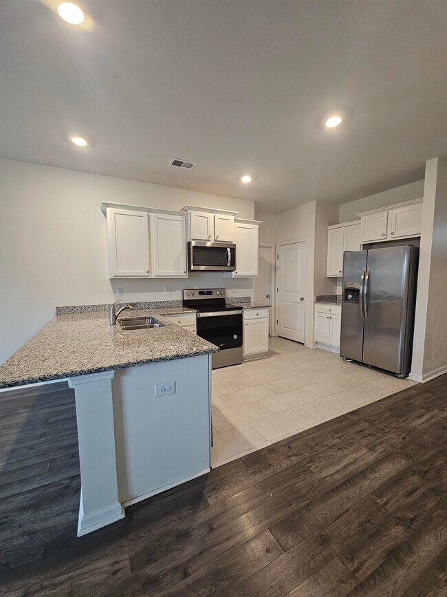 Photo - 304 Forestbrook Cove Cir