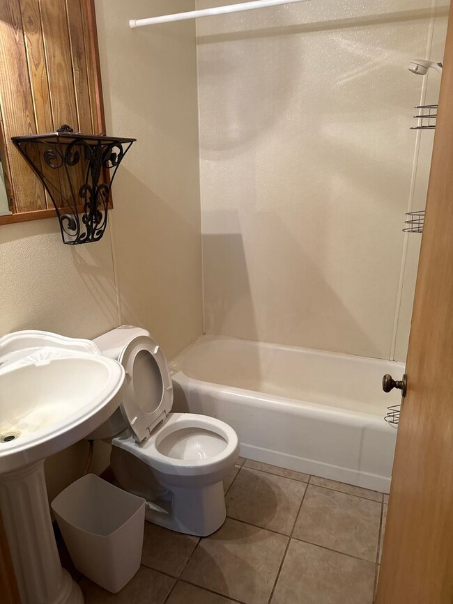 711 S Manx Alley Unit 711 Manx Alley Apt A
