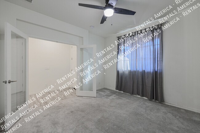 Photo - 12038 W Polk St